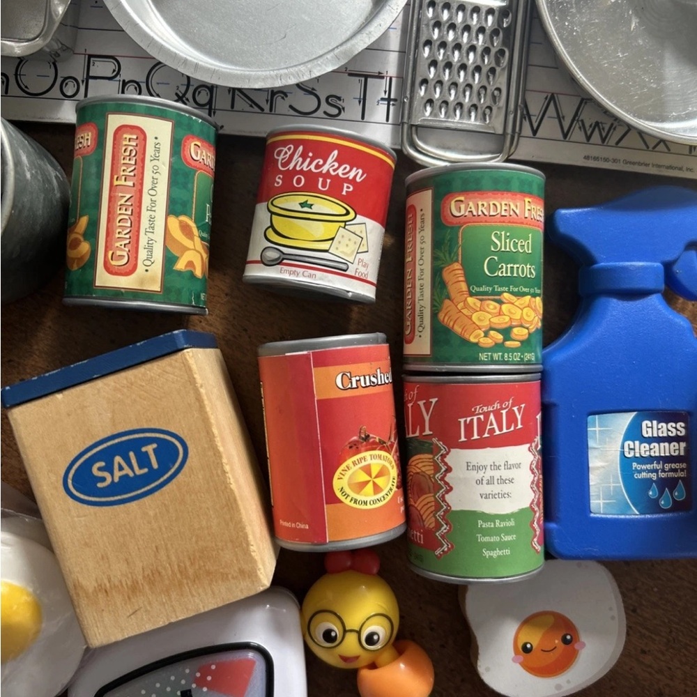 Large Toy Bundle (play Food Pots, Pans, Books, Utensils, Dry Erase Board Bubble) - Picture 8 of 12